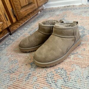 UGG Ankle Boots in Olive Brown